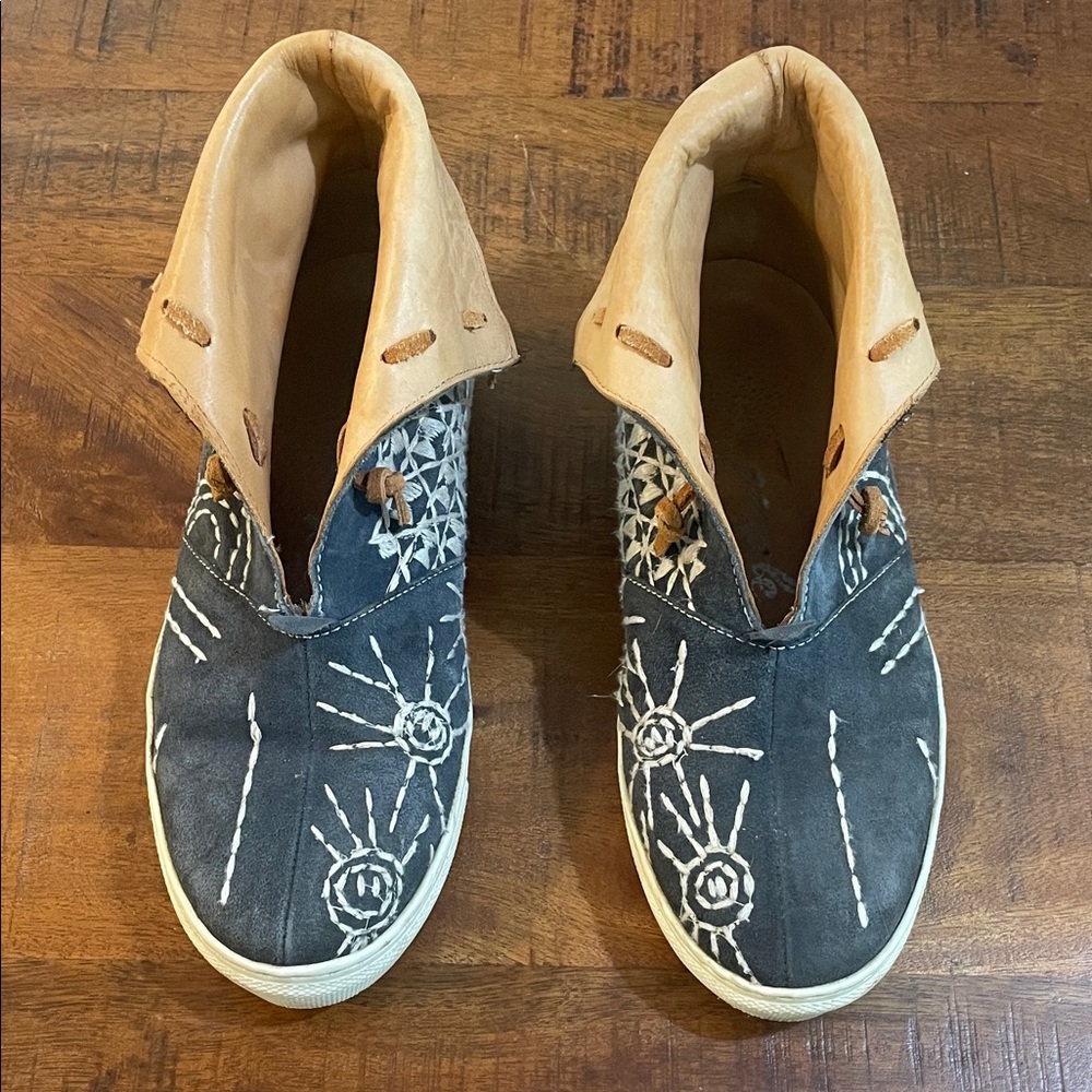 Free People Blue and Tan Embroidered Women's Shoes